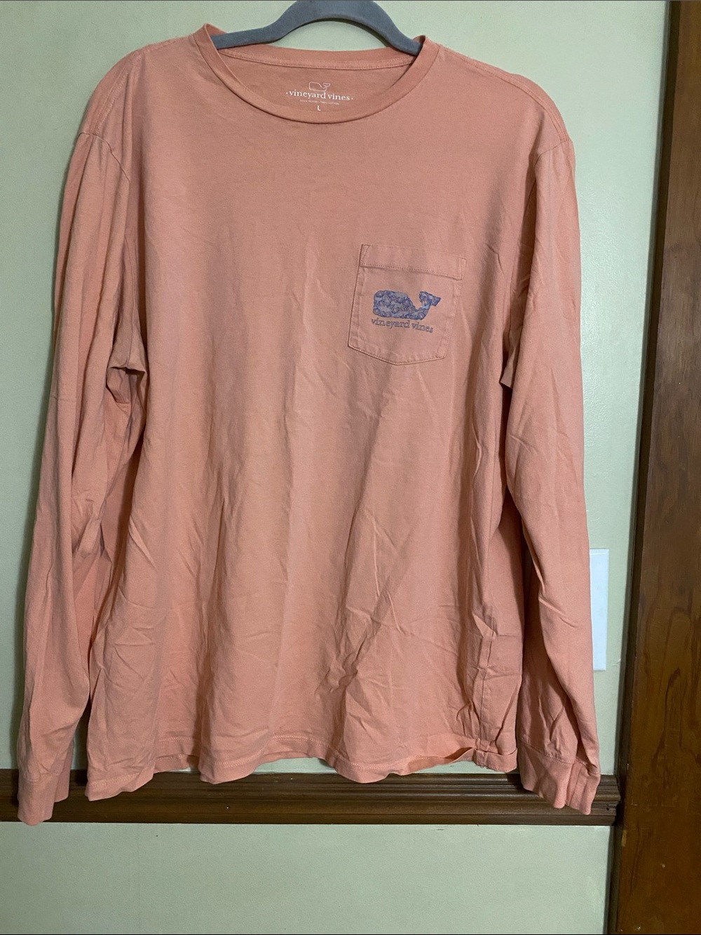 Vineyard Vines Men’s Long-Sleeve Pocket Tee in Coral
